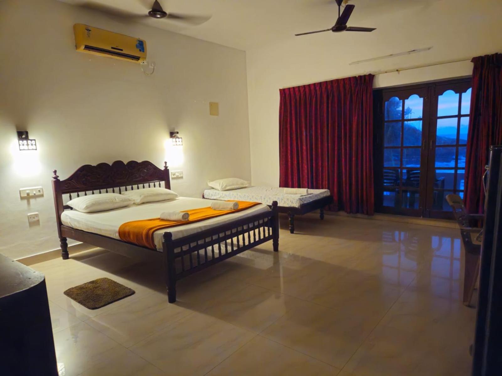 Orion Seaview Beach Hotel Kovalam Exterior foto